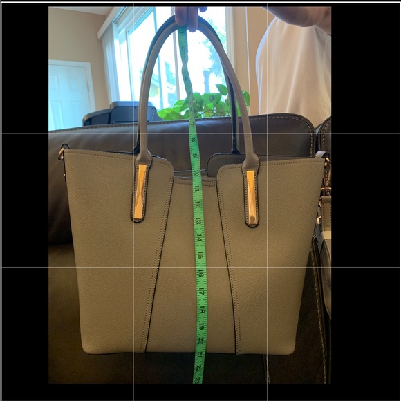 Purse $38 each on sale for $35 - Picture 3 of 8